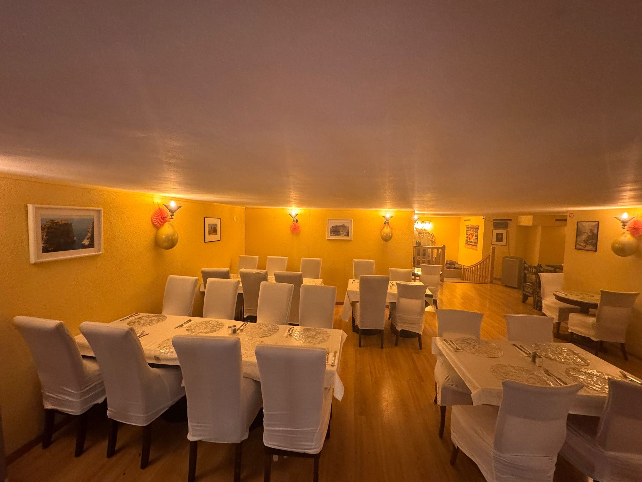 Salle chaleureuse du Restaurant Kabul aux Pâquis, Genève